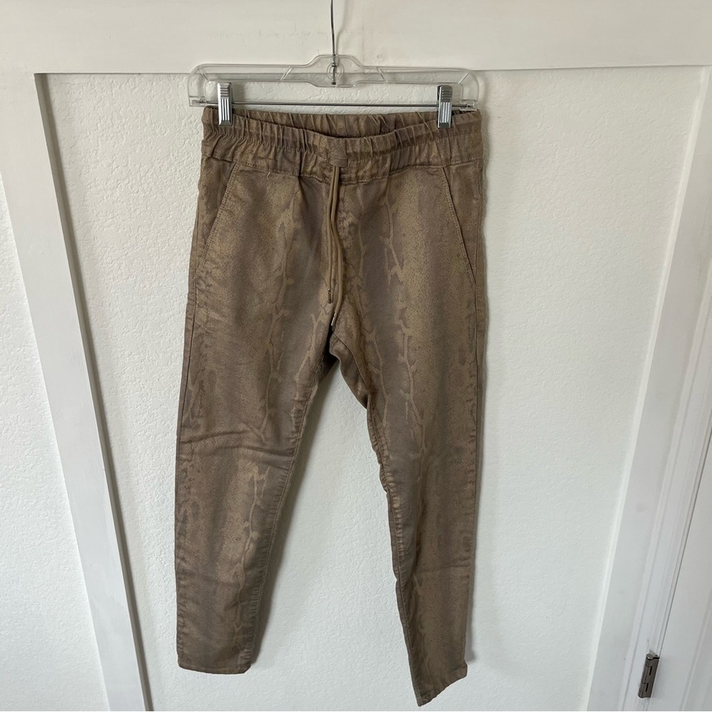 Bevy Flog Women’s 27 Pull On Drawstring Pants.